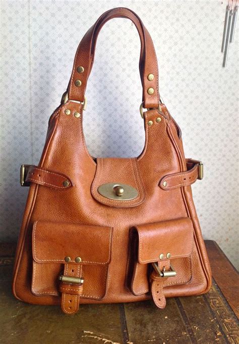 Mulberry Annie in Oak Darwin .